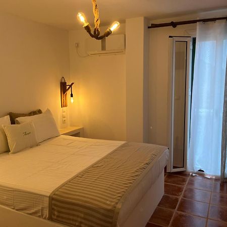 Livadi  Astrio Suites מראה חיצוני תמונה